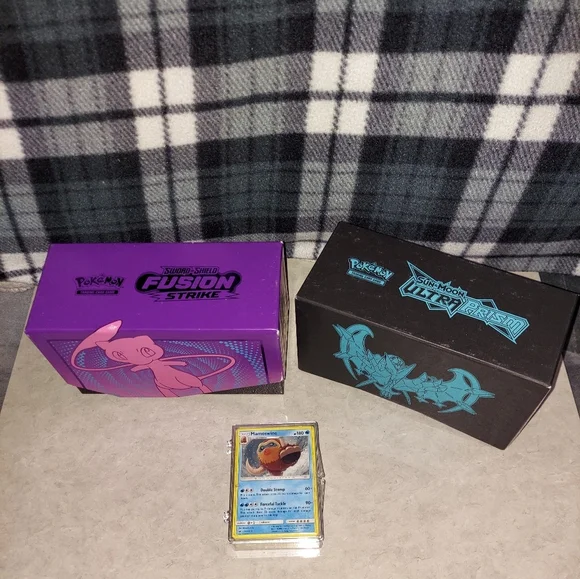 POKÉMON 75 POPULAR, DESIRABLE & VALUABLE HOLOFOIL& REVERSE HOLOFOIL & RARE CARDS
